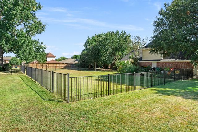 6971 Breezy Point, Willis, TX 77318