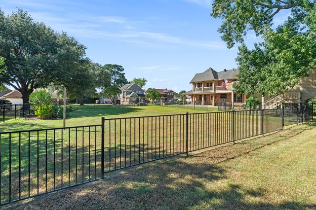 6971 Breezy Point, Willis, TX 77318