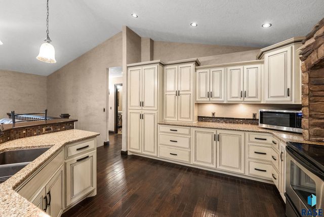 27121 Morning Glory Ave Avenue, Harrisburg, SD 57032