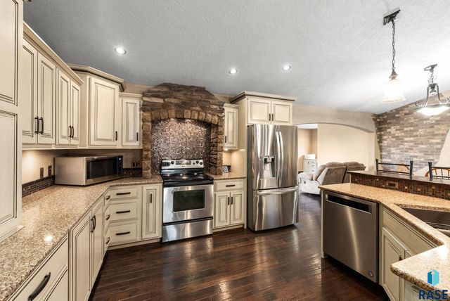 27121 Morning Glory Ave Avenue, Harrisburg, SD 57032