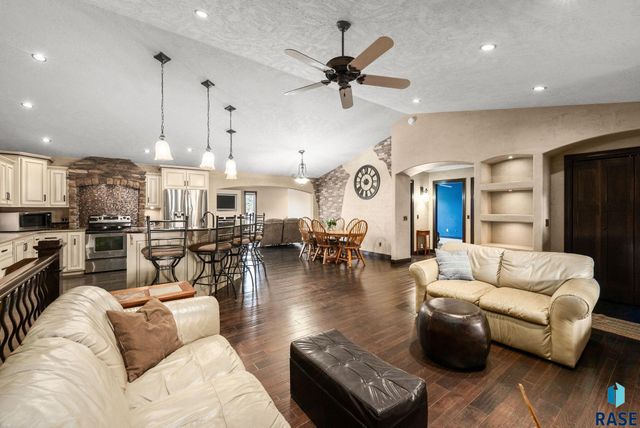 27121 Morning Glory Ave Avenue, Harrisburg, SD 57032