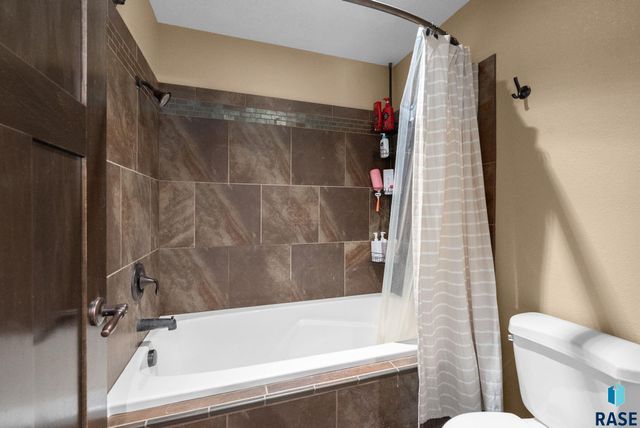 27121 Morning Glory Ave Avenue, Harrisburg, SD 57032