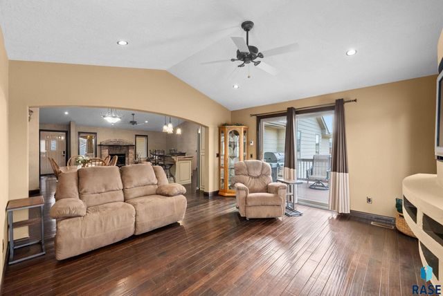 27121 Morning Glory Ave Avenue, Harrisburg, SD 57032