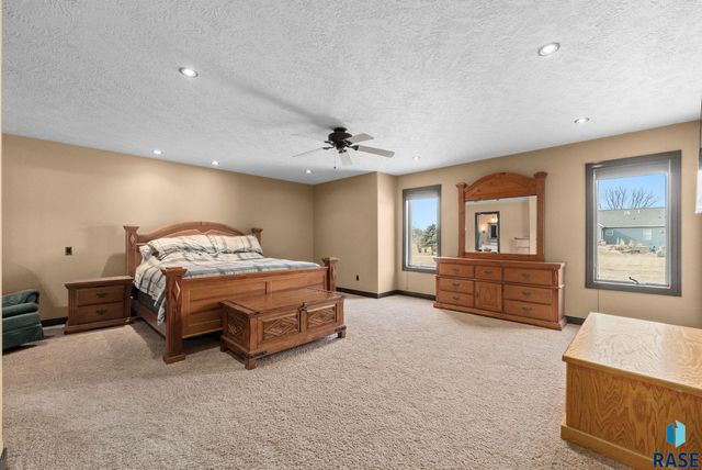 27121 Morning Glory Ave Avenue, Harrisburg, SD 57032