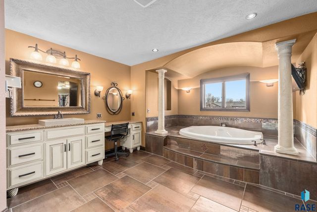 27121 Morning Glory Ave Avenue, Harrisburg, SD 57032