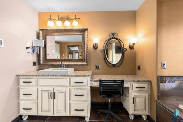 27121 Morning Glory Ave Avenue, Harrisburg, SD 57032