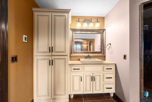 27121 Morning Glory Ave Avenue, Harrisburg, SD 57032