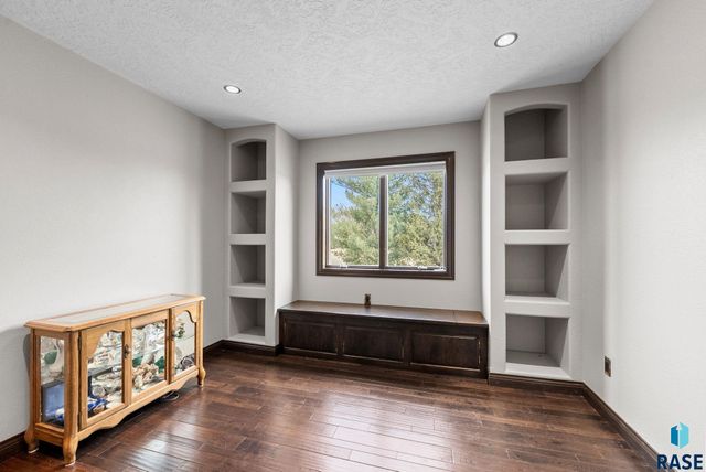 27121 Morning Glory Ave Avenue, Harrisburg, SD 57032