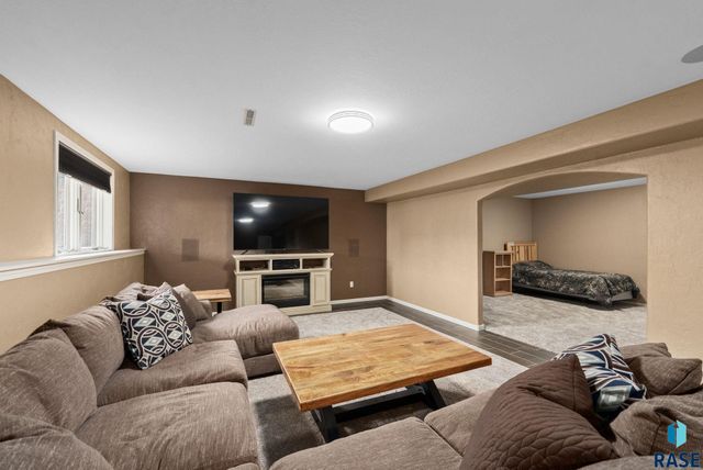 27121 Morning Glory Ave Avenue, Harrisburg, SD 57032