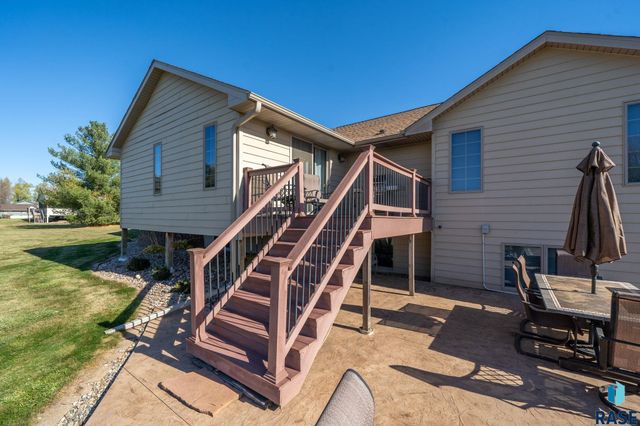 27121 Morning Glory Ave Avenue, Harrisburg, SD 57032