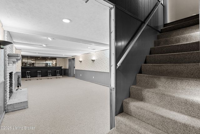 7100 Chippenham Rd, Louisville, KY 40222