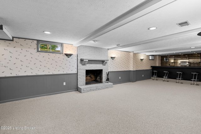 7100 Chippenham Rd, Louisville, KY 40222