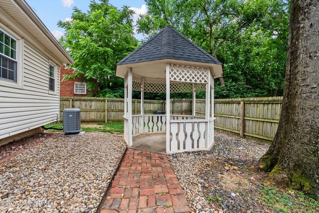 7100 Chippenham Rd, Louisville, KY 40222