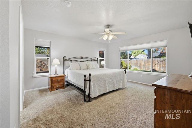 2082 E Glasgow St, Meridian, ID 83646