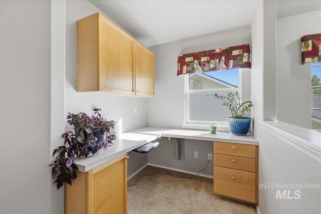 2082 E Glasgow St, Meridian, ID 83646