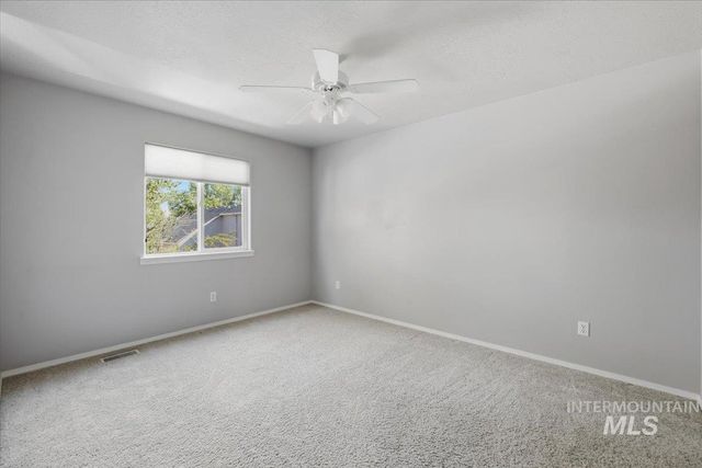 2082 E Glasgow St, Meridian, ID 83646