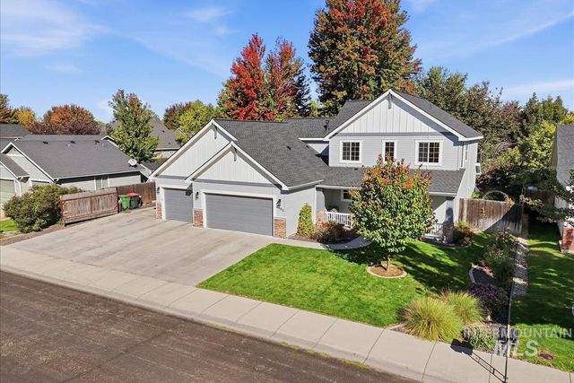 2082 E Glasgow St, Meridian, ID 83646