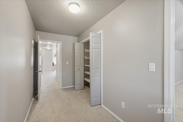2082 E Glasgow St, Meridian, ID 83646