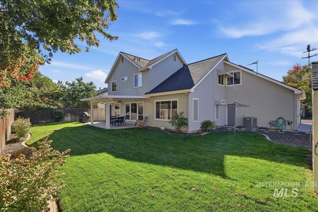 2082 E Glasgow St, Meridian, ID 83646