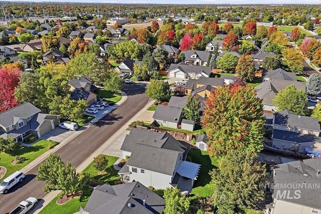 2082 E Glasgow St, Meridian, ID 83646