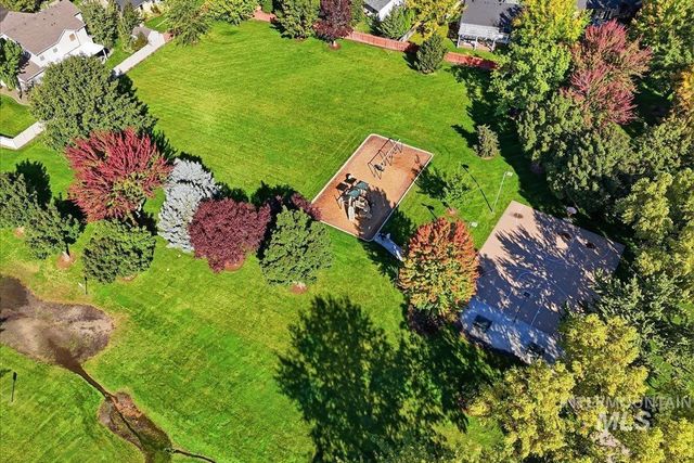 2082 E Glasgow St, Meridian, ID 83646