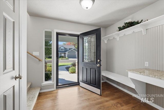 2082 E Glasgow St, Meridian, ID 83646