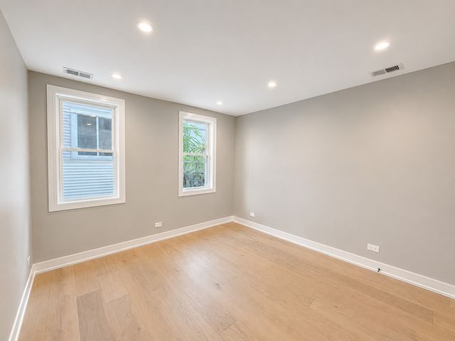 1905 W HURON Street CH, Chicago, IL 60622