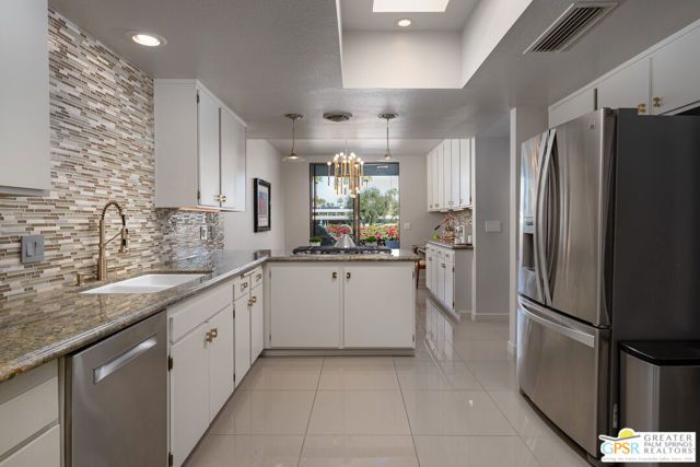 2324 Camino Vida, Palm Springs, CA 92264