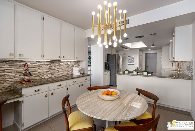 2324 Camino Vida, Palm Springs, CA 92264