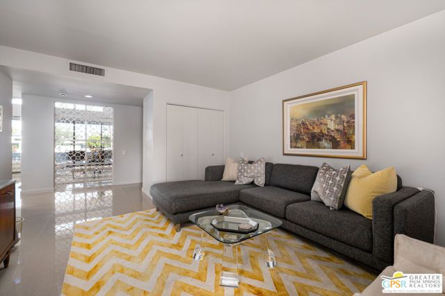 2324 Camino Vida, Palm Springs, CA 92264