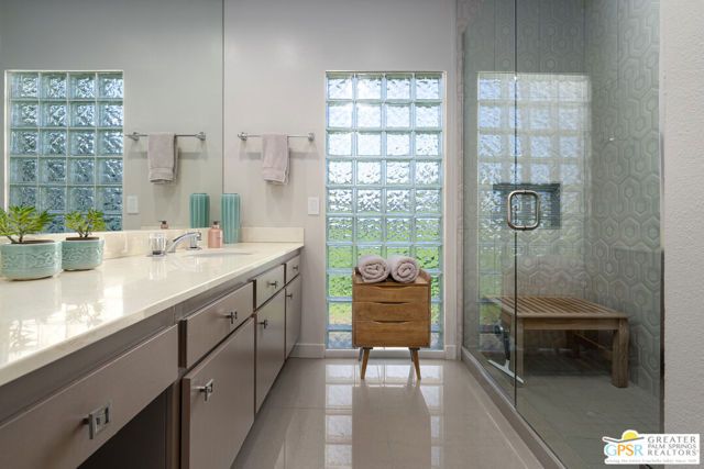 2324 Camino Vida, Palm Springs, CA 92264