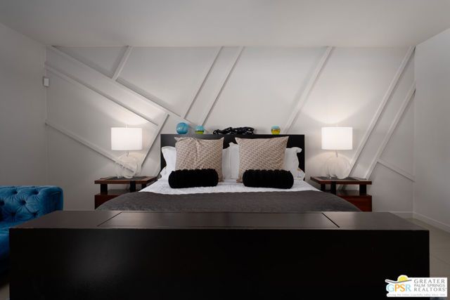 2324 Camino Vida, Palm Springs, CA 92264