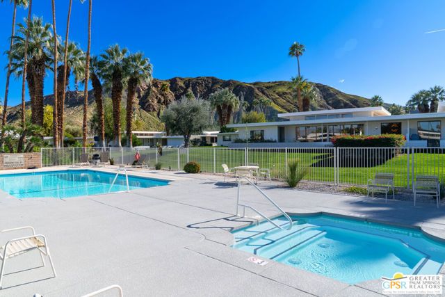2324 Camino Vida, Palm Springs, CA 92264
