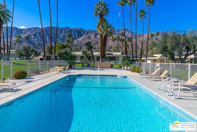2324 Camino Vida, Palm Springs, CA 92264