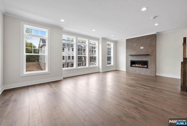 92 Cinnamon Drive, Upper Saddle River, NJ 07458