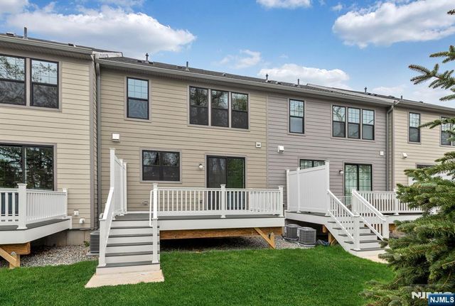 92 Cinnamon Drive, Upper Saddle River, NJ 07458