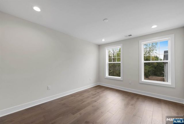 92 Cinnamon Drive, Upper Saddle River, NJ 07458