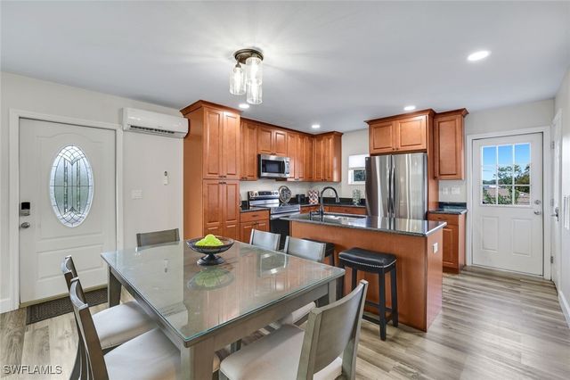 3561 Thomasson DR, Naples, FL 34112