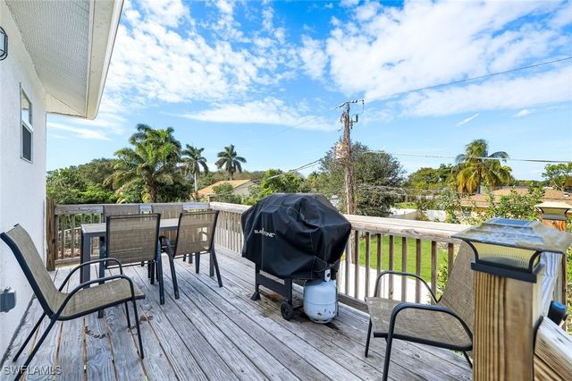 3561 Thomasson DR, Naples, FL 34112