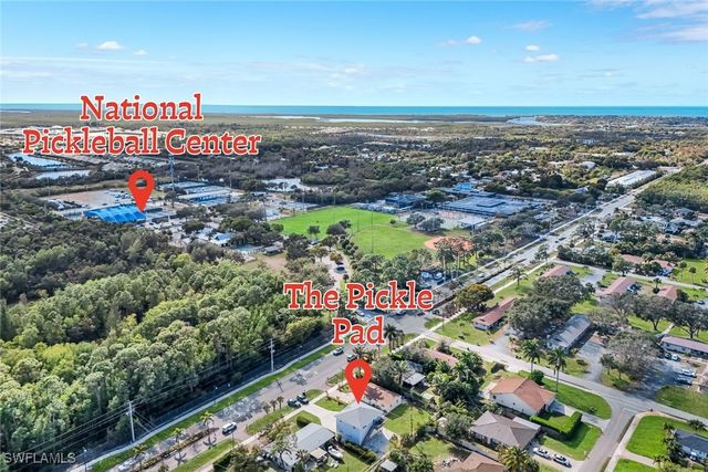 3561 Thomasson DR, Naples, FL 34112