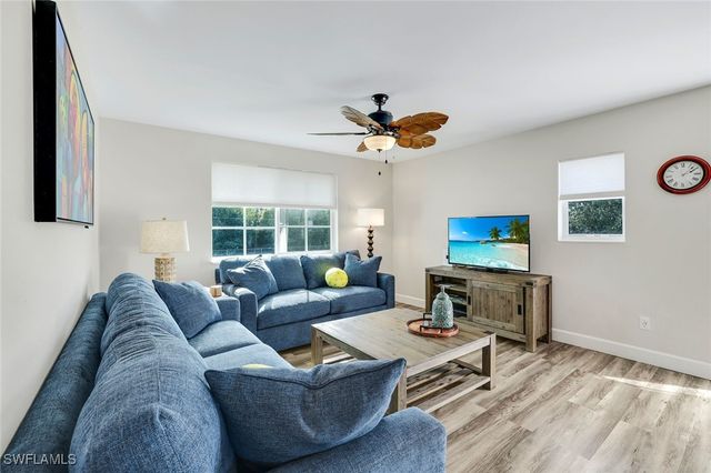 3561 Thomasson DR, Naples, FL 34112