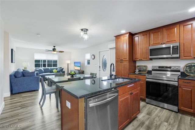 3561 Thomasson DR, Naples, FL 34112