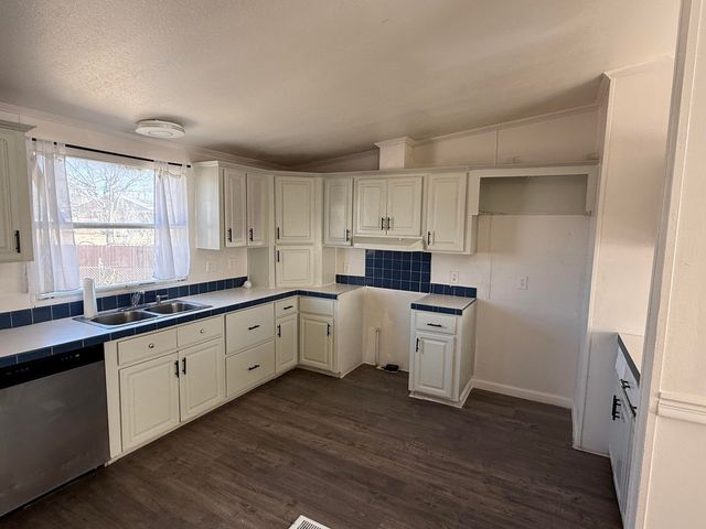 1211 Avenue M, Levelland, TX 79336