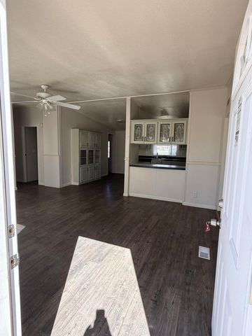 1211 Avenue M, Levelland, TX 79336