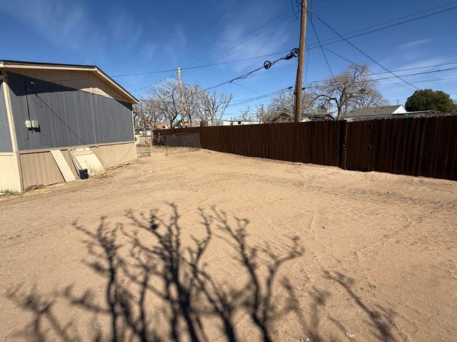 1211 Avenue M, Levelland, TX 79336