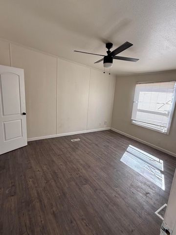 1211 Avenue M, Levelland, TX 79336