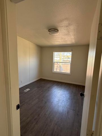 1211 Avenue M, Levelland, TX 79336