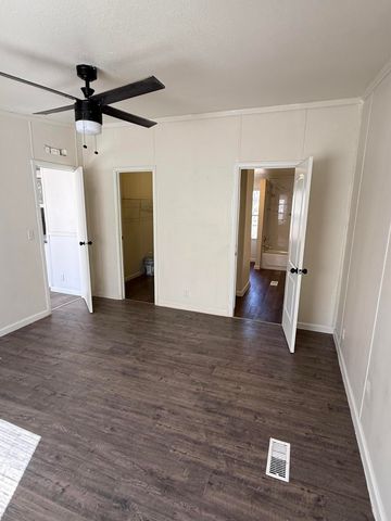 1211 Avenue M, Levelland, TX 79336