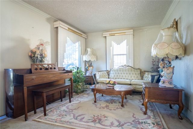 5934 Madden, Los Angeles, CA 90043