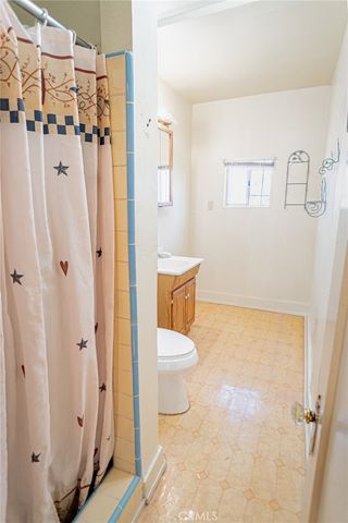 5934 Madden, Los Angeles, CA 90043